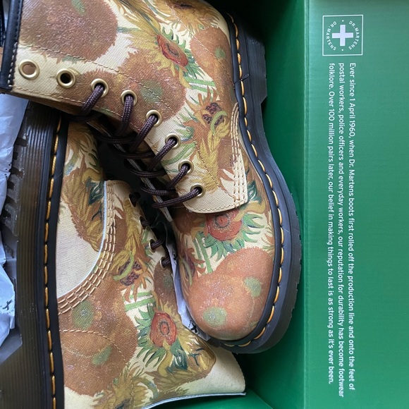 Rare Limited Edition Van Gogh Sunflower Dr. Martens - Picture 4 of 9